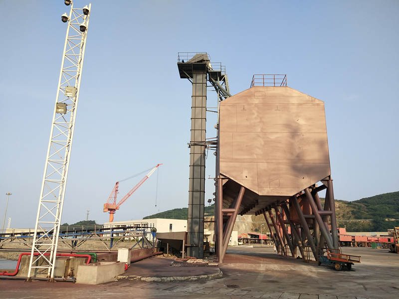 龍山船廠砂庫斗式提升機(jī)