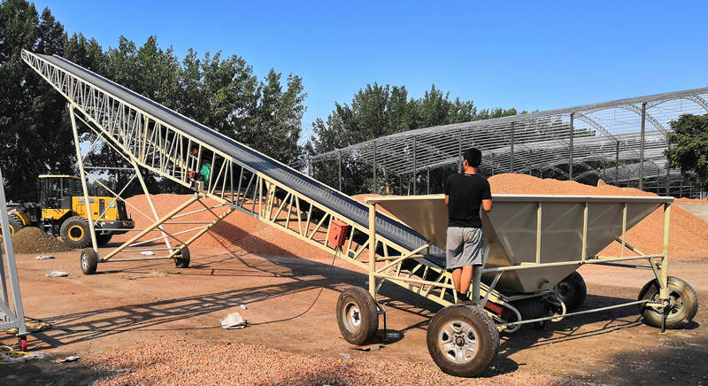 湖北沙場(chǎng)移動(dòng)皮帶機(jī)